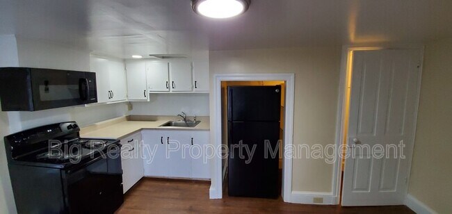 Building Photo - 128 New St