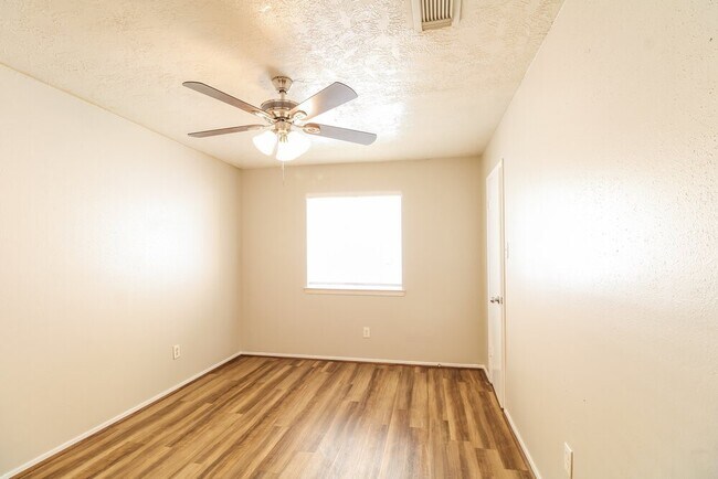 Building Photo - 11422 Milners Point Dr