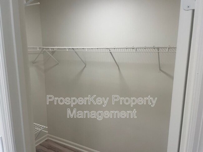 Building Photo - 207 Timber Ridge Dr