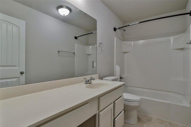 Building Photo - COMING SOON, DARLING HOME IN DENTON!