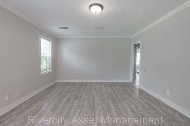 Building Photo - 1009 McEvers Rd