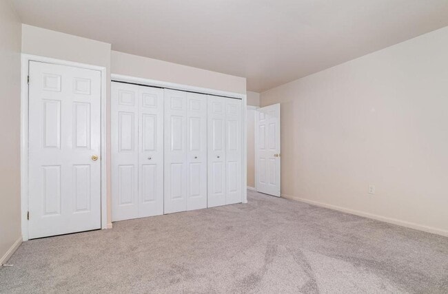 Building Photo - 6259 Stanford Ct