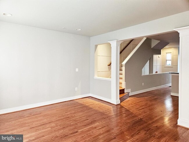 Building Photo - 12 S Regester St