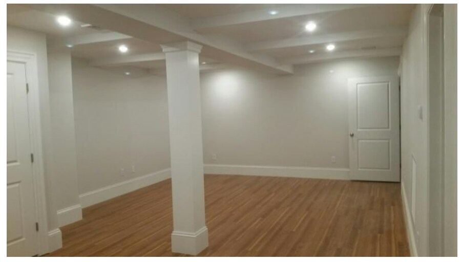Building Photo - 2044 Beacon St