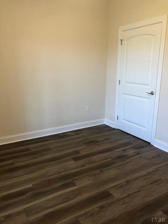 Building Photo - 175 Villa Oak Cir