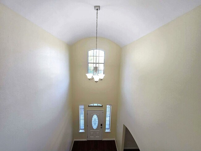 Building Photo - 6641 Midfield Dr