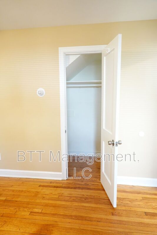 Building Photo - 310 Domer Ave