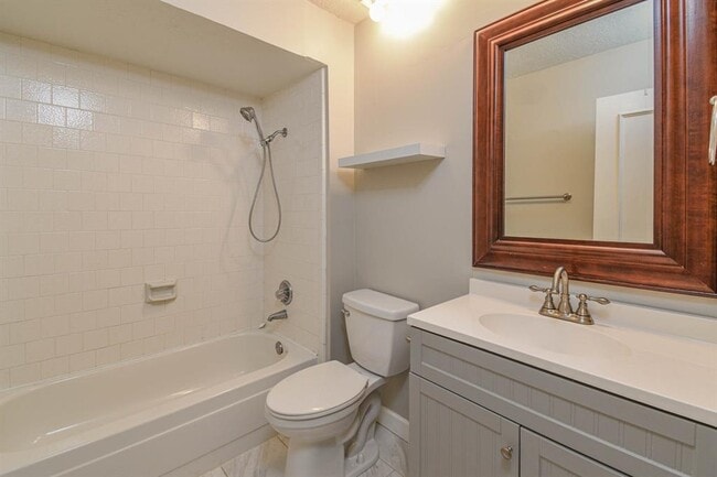 Building Photo - 15419 Swan Creek Dr