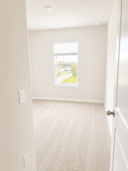 Building Photo - 8201 Everly Preserve Dr