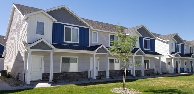 Primary Photo - 3 bed, 2.5 bath town home in Idaho Falls/A...