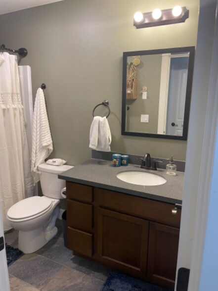 Building Photo - 4636 S Carillon Dr