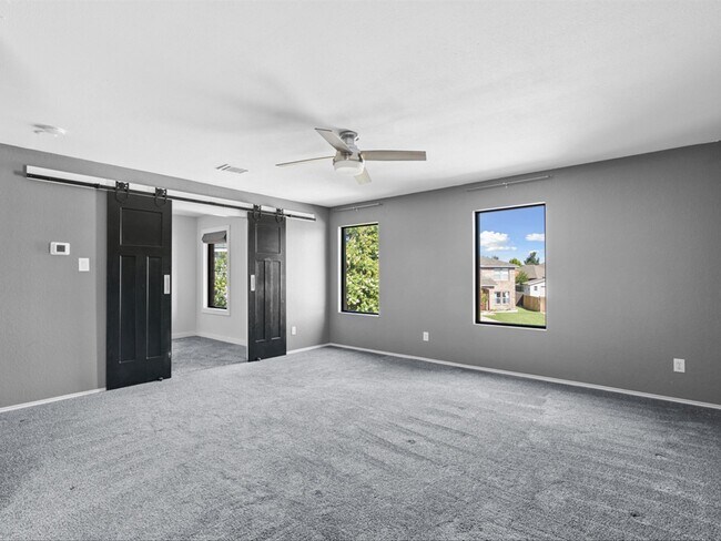 Building Photo - 5304 Los Altos Rd