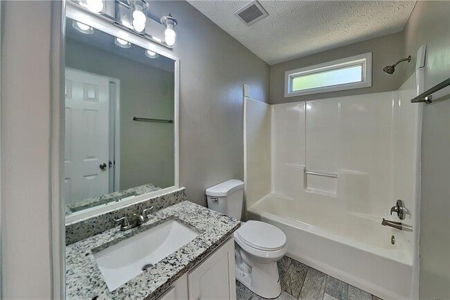 Building Photo - 5039 Wesleyan Dr