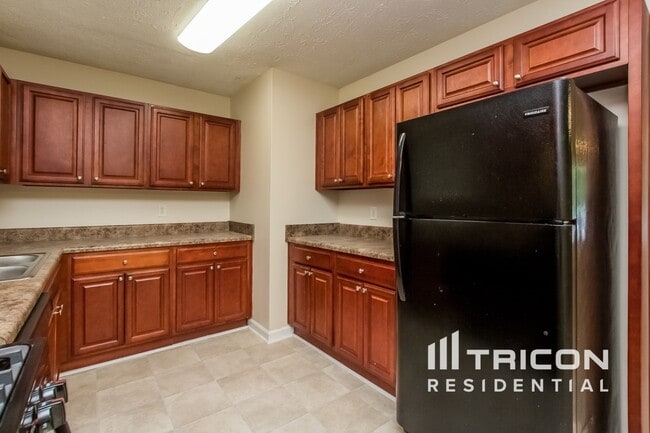 Building Photo - 3276 Lancer Dr
