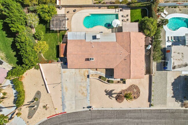 Building Photo - Sunnyside House with Pool in Palm Springs (Monthly Only - No Long Term)