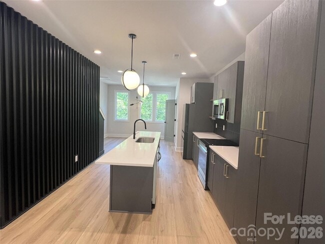 Building Photo - 1358 Briar Creek Rd