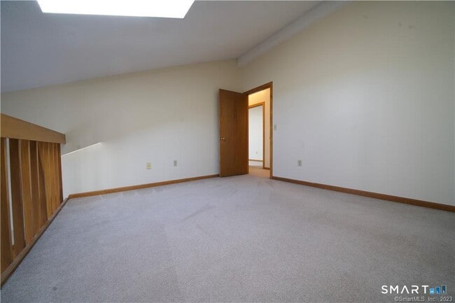 Building Photo - 33 Ivy Ln