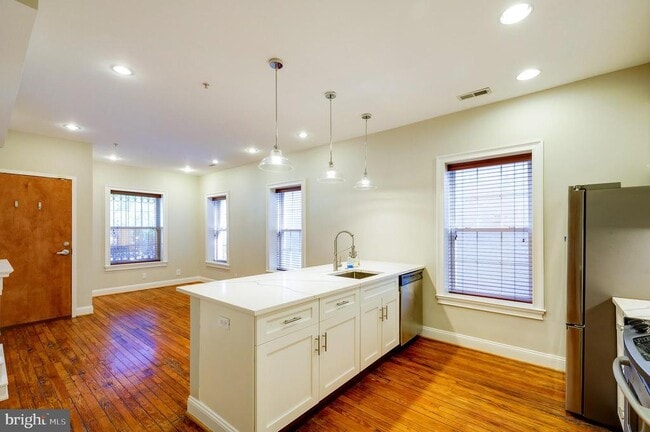 Building Photo - 1543 6th St NW