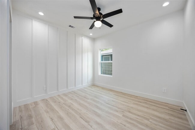 Building Photo - 5605 Tommye St