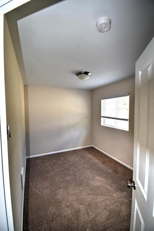 Building Photo - 8724 Stockholm Ln NE