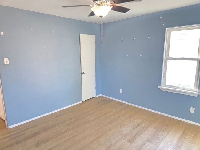 Building Photo - 8600 Engler Ave