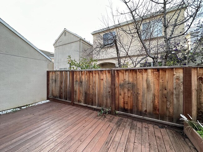 Building Photo - 106 Concord Cir