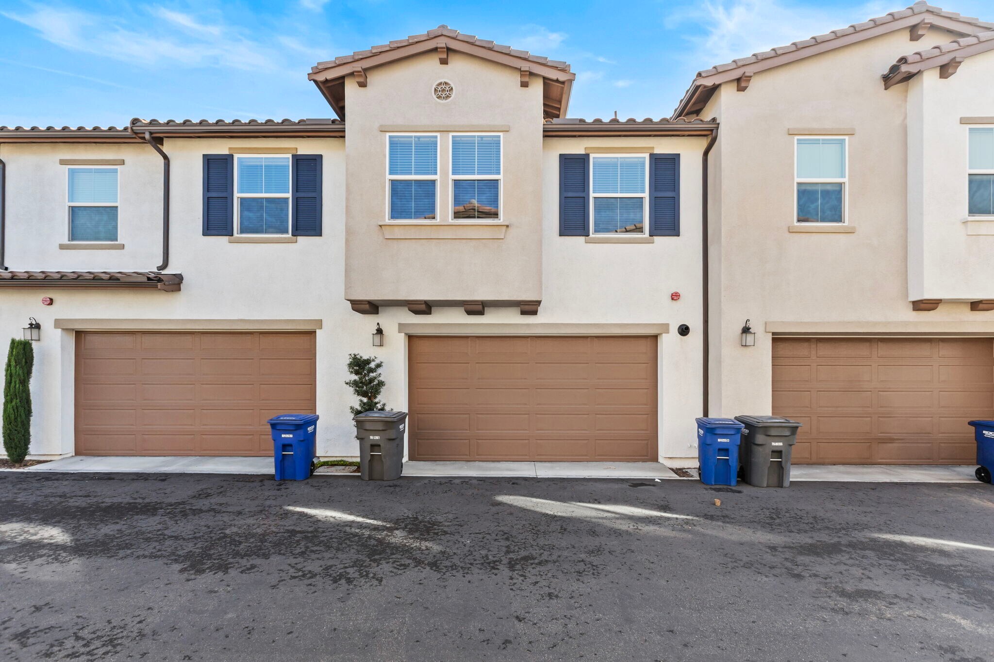 Building Photo - 1073 Delpy View Pt