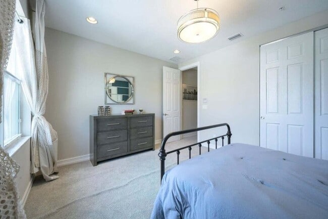 Building Photo - 1932 Juno Landing Ln