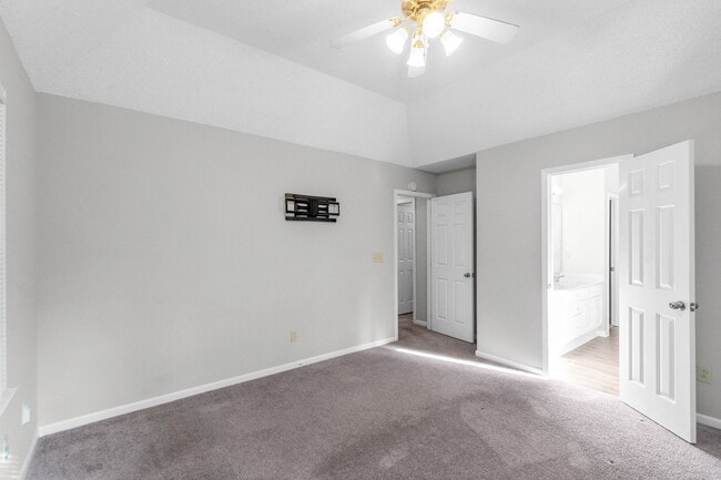 Building Photo - Spacious 2-Story Home with Finished Basement!