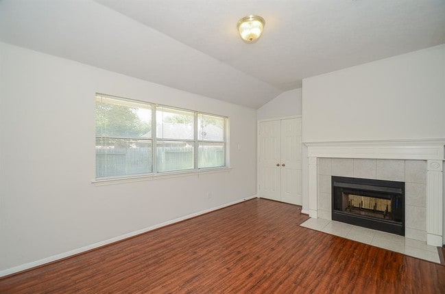 Building Photo - 23211 Colony Green Dr