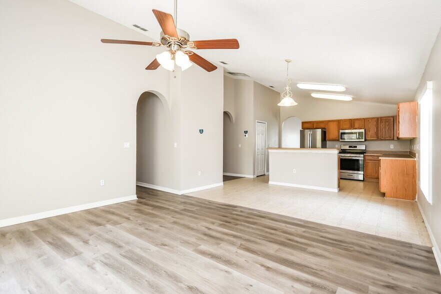 Building Photo - 515 Winthrop Pl