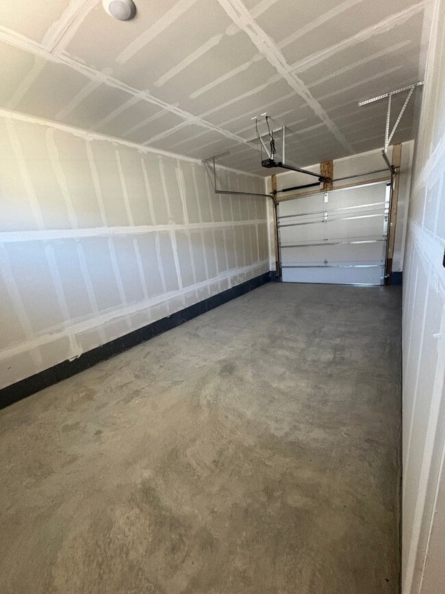 Building Photo - New construction townhome – two bed two bath with garage