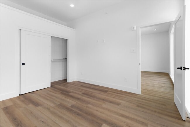 Building Photo - 5614 Larkin St