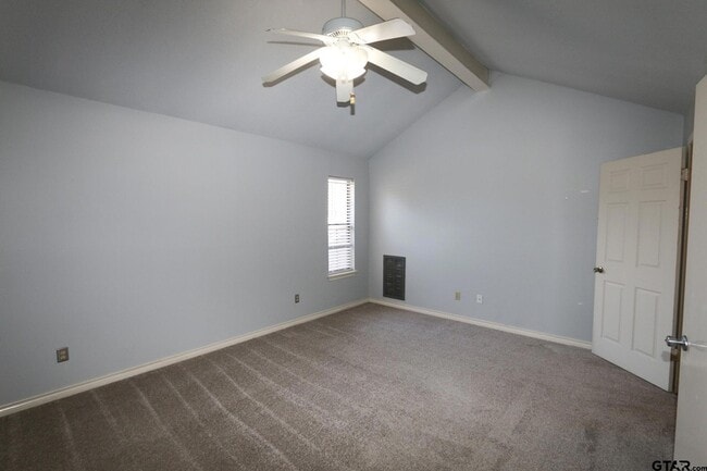 Building Photo - 963 Creekside Drive