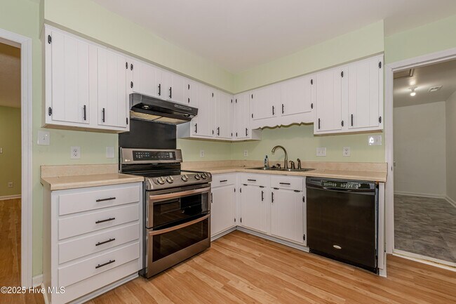 Building Photo - 1100 Audrey Ct
