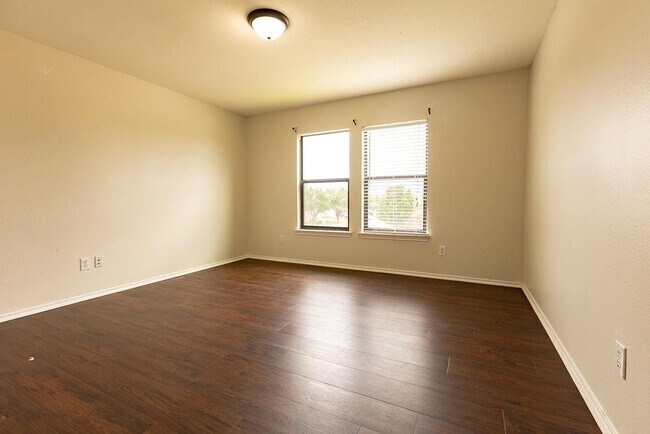 Building Photo - 219 Cottontail Dr