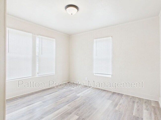 Building Photo - 1111 SW 13th Ave