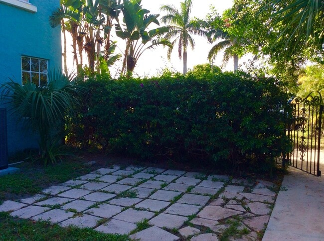 Building Photo - 382 Ellamar Rd