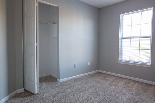 Building Photo - 5516 Cedar Spgs