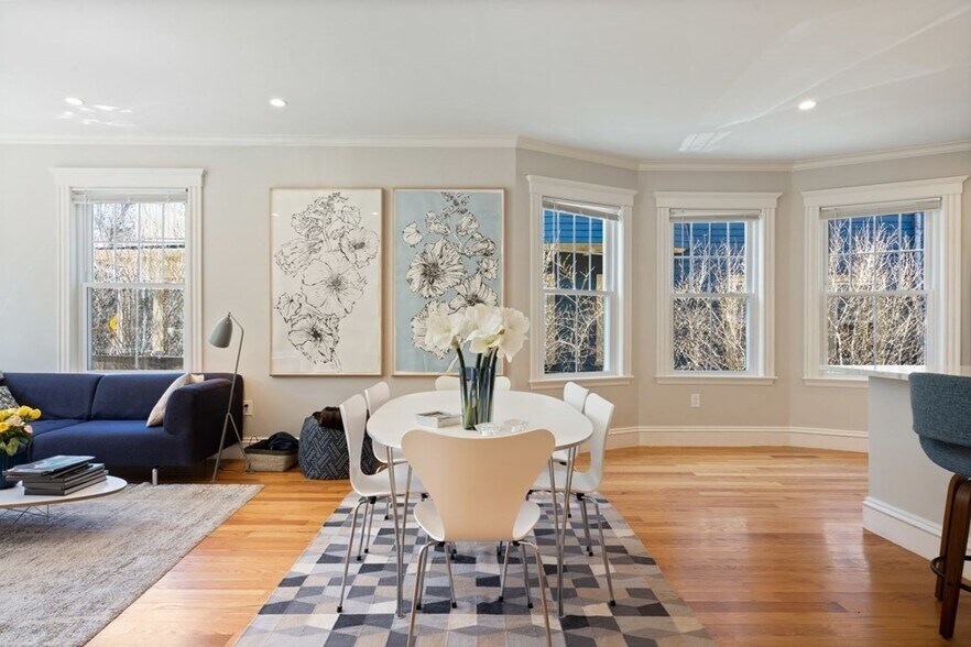 Building Photo - 35 Upland Rd