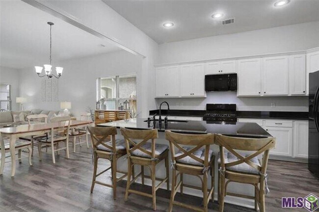 Building Photo - 4 Bedroom Home in Hunters Trace