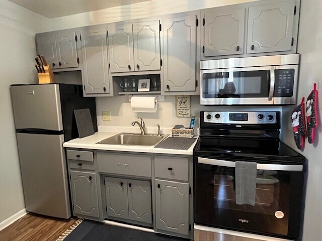 Building Photo - 320 N Jefferson St