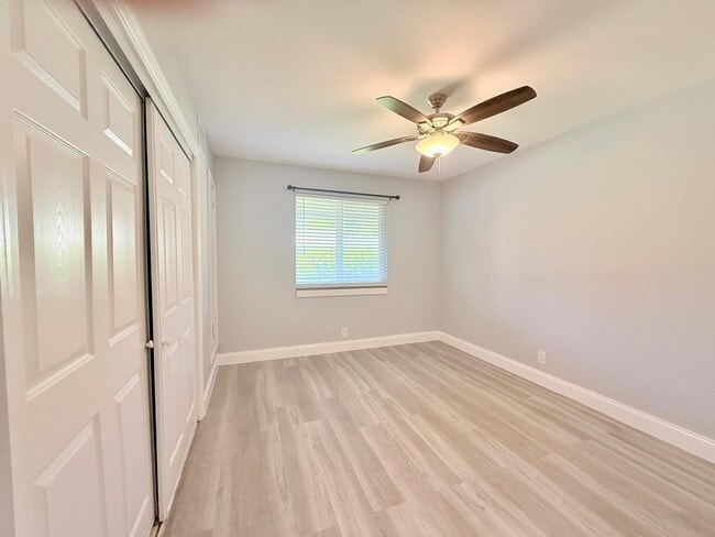 Building Photo - 1702 NE 9th St