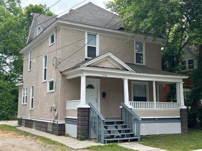 Building Photo - 1217 March St