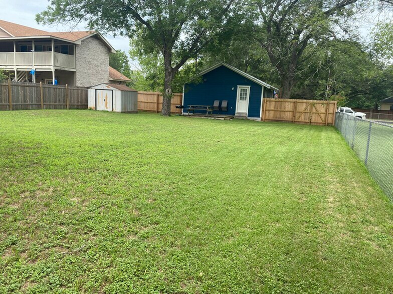 back yard - 1809 Roosevelt St