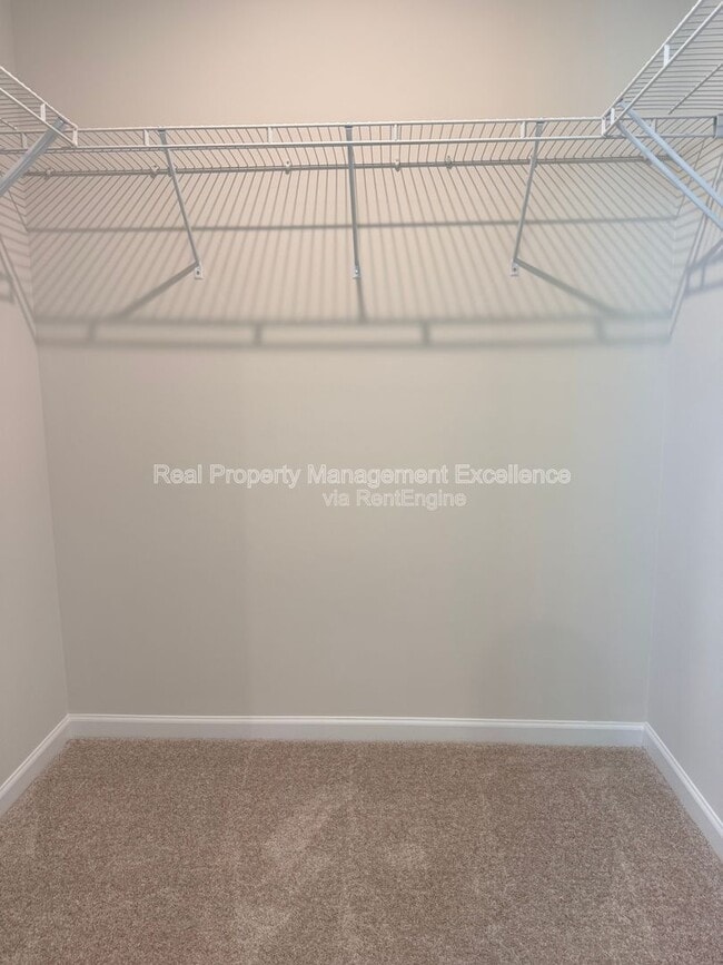 Building Photo - 372 Grand Silo Rd