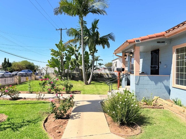 Building Photo - Beautifully Remodeled 4 Bed / 2.5 Bath Home for Rent – National City (ADA Friendly)