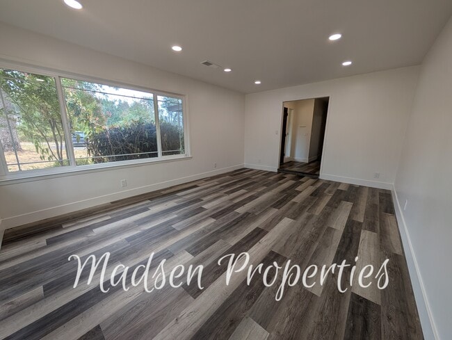 Building Photo - 6231 Pebble Ln
