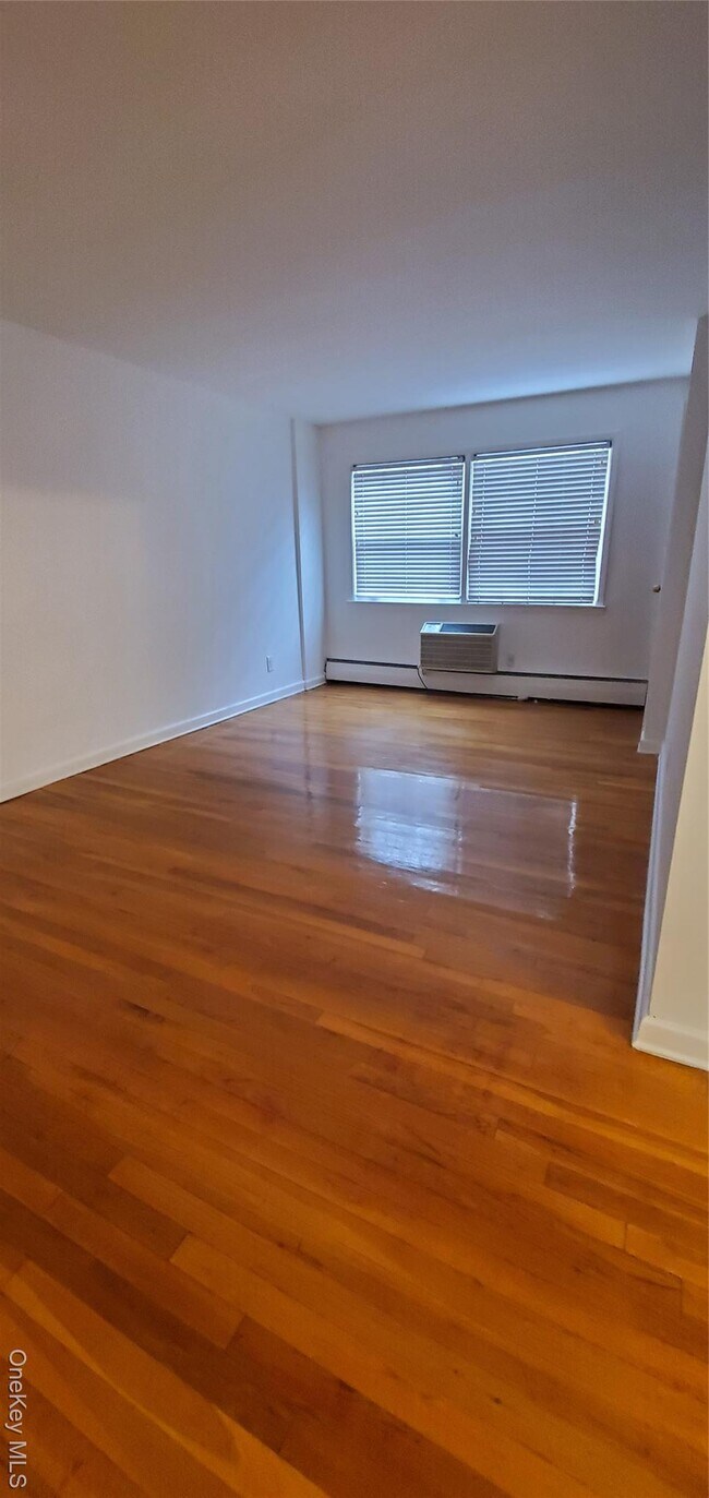 Building Photo - 60-46 69th Pl