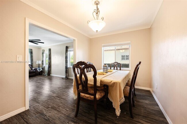 Building Photo - 261 SW 48th Ct